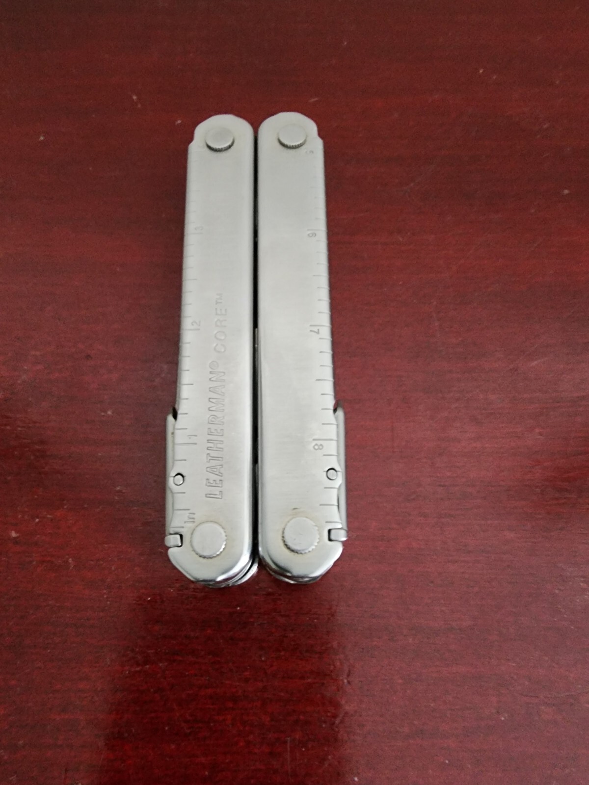 RETIRED 2008 COLLECTIBLE LEATHERMAN CORE 0908 MULTI-TOOL W/LEATHER SHEATH