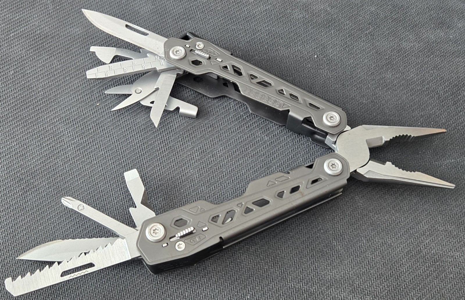Gerber Truss 17-in-1 Tactical Multi Tool EDC Needle Nose Pliers W/ Sheath