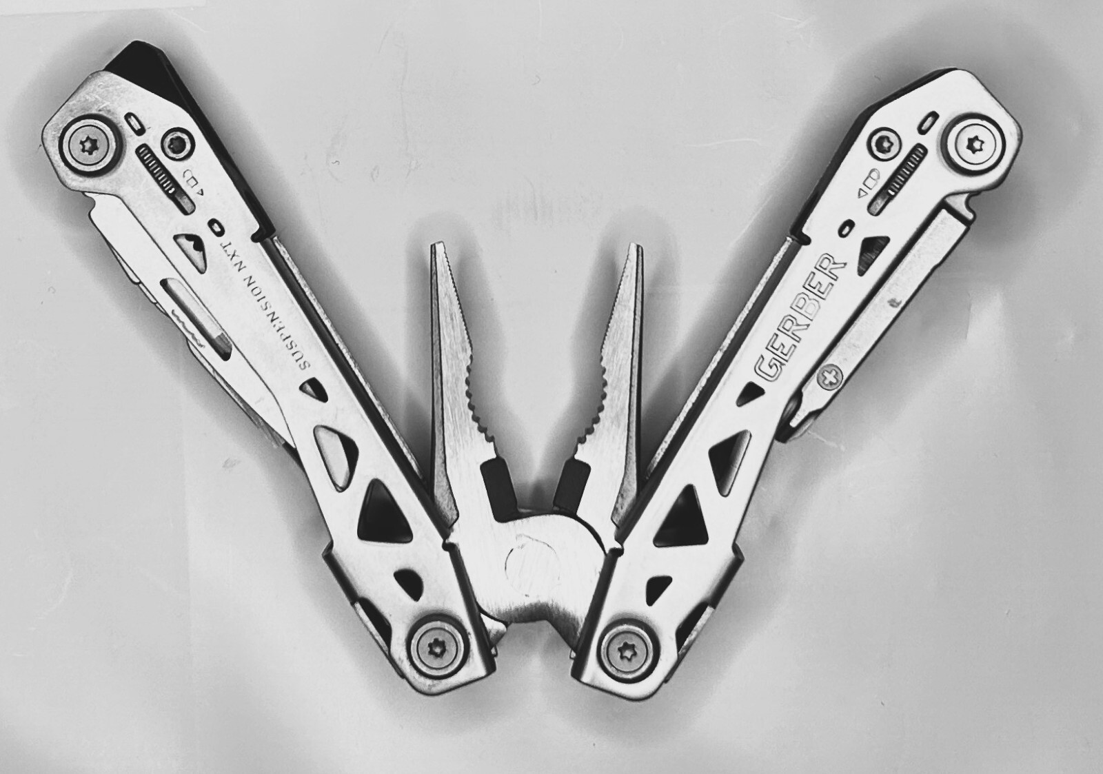 GERBER Suspension NXT Multi-Tool with Pocket Clip and 15 Funct