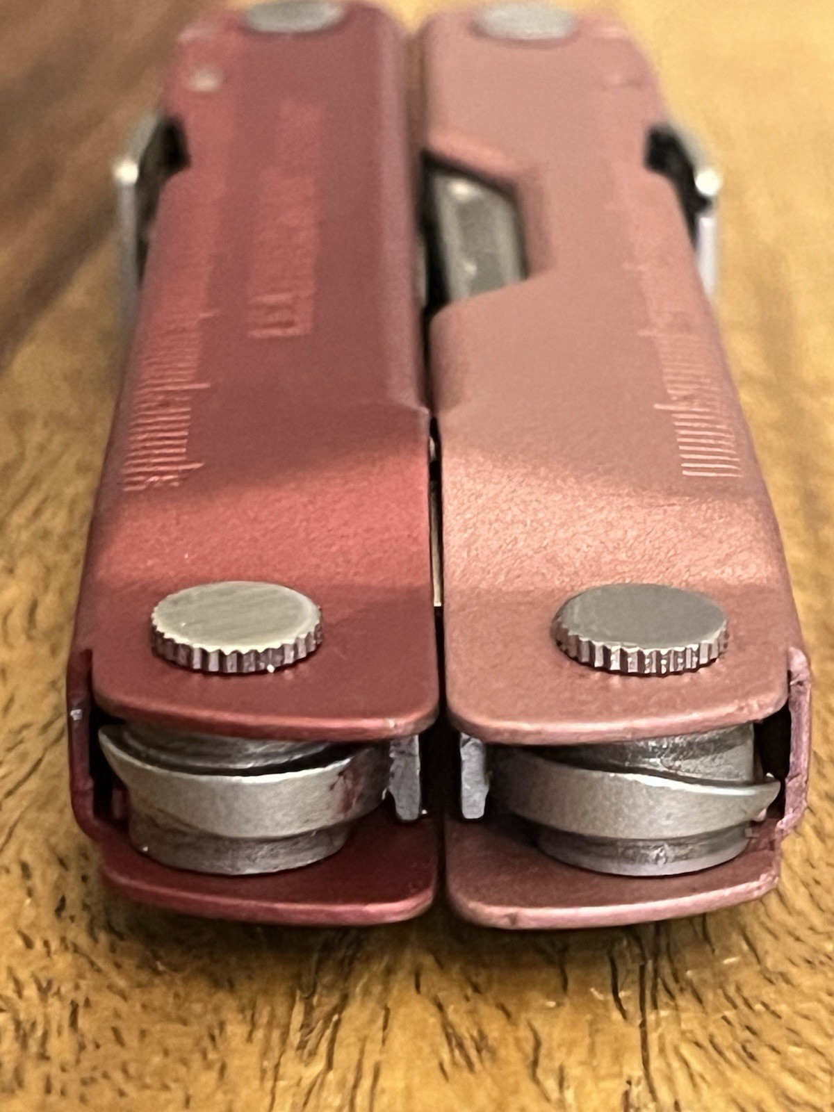 Leatherman Rebar Heathered Cranberry Multi-Tool (17-in-1) SUPER NICE!!! w/Sheath