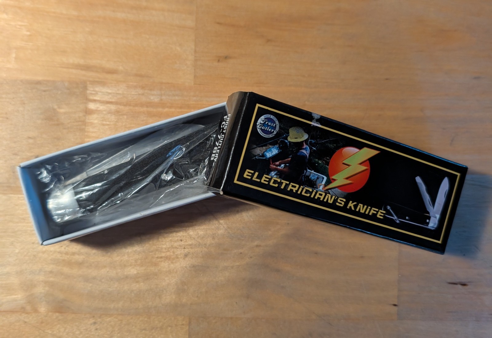 Frost Cutlery FC-778B 3.65″ Electricians Knife