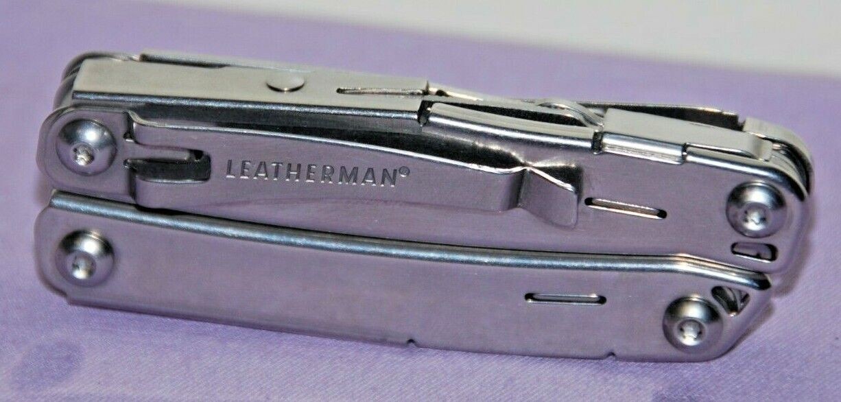Leatherman Wingman Multi-Tool With Pocket Clip 420HC Stainless Steel–Great Cond