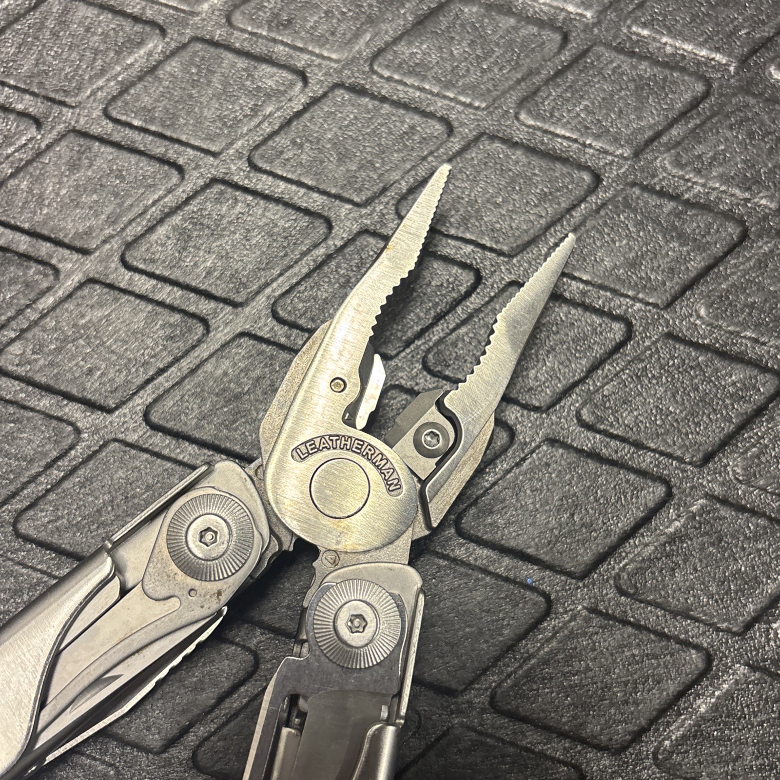 Leatherman Surge Multi-Tool
