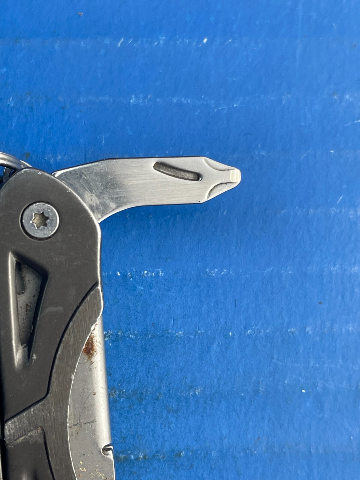 Gerber Clutch Multi-Tool Knife – Nail File – Pliers – Screwdrivers- Tweezer