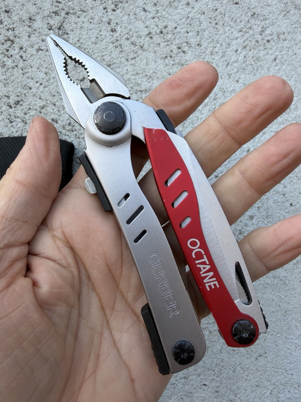 GERBER OCTANE RED/SILVER MULTI-PLIER MULTI TOOL IN SHEATH DISCONTINUED, RARE