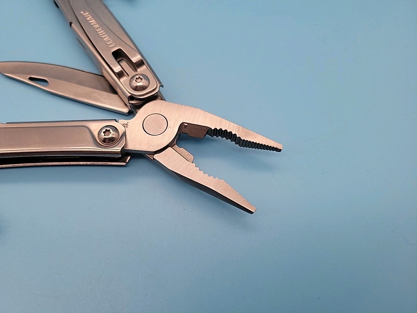 Leatherman Rev Multi-Tool – Pliers, Knife, Screwdrivers, Can Opener, File