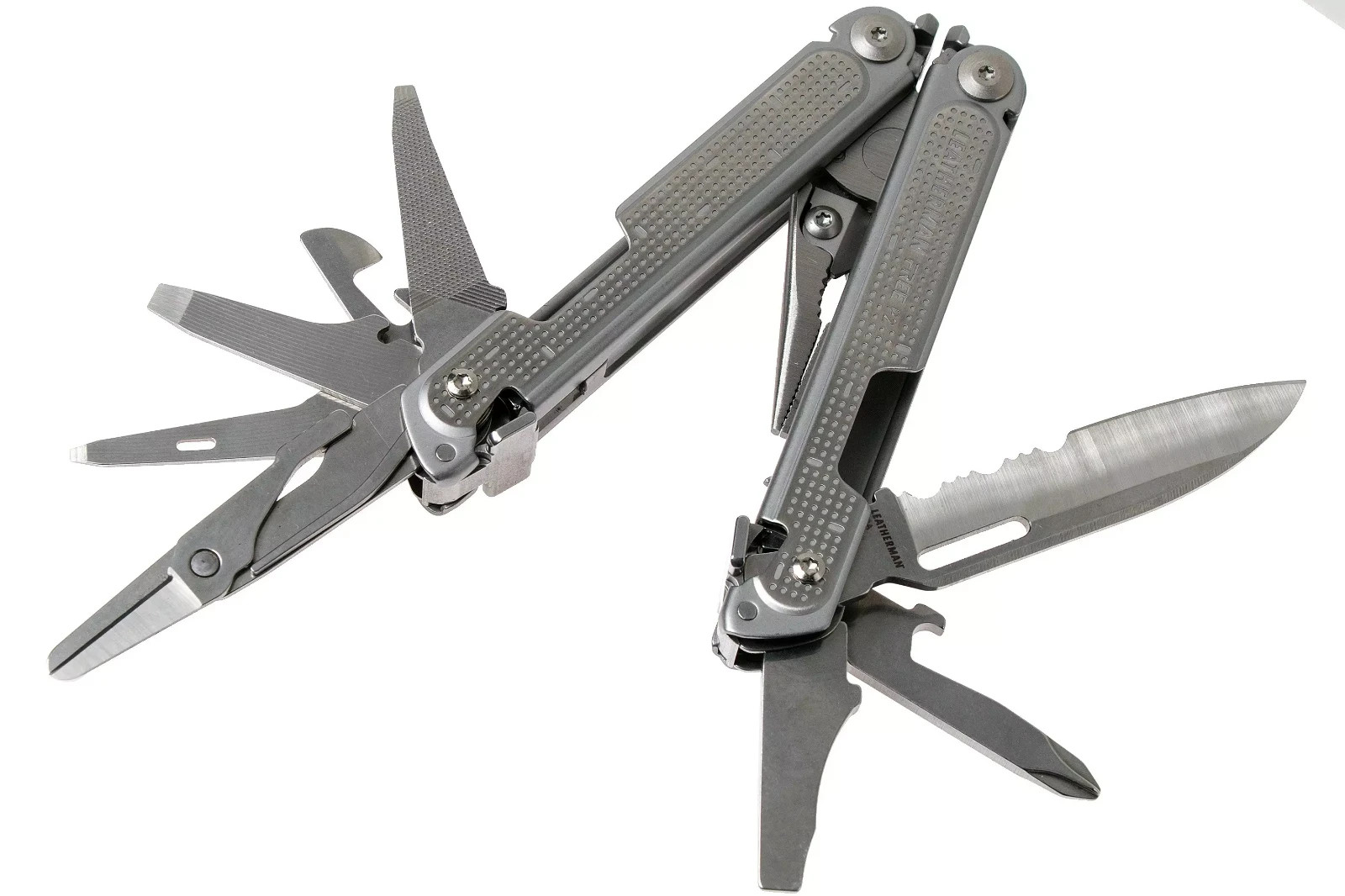 Discontinued Leatherman FREE P2 Stainless Multi-Tool w/ Sheath! NEW IN BOX!