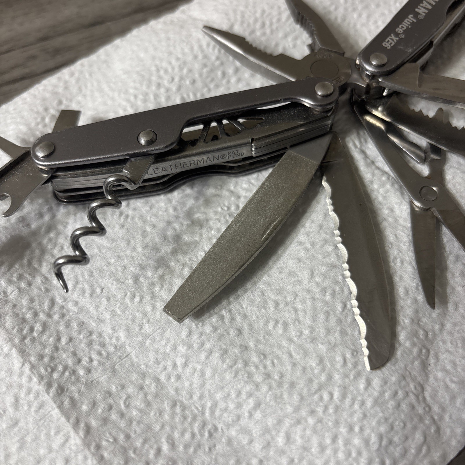 Leatherman Juice Xe6 Multi-Tool 18 Tools Gray