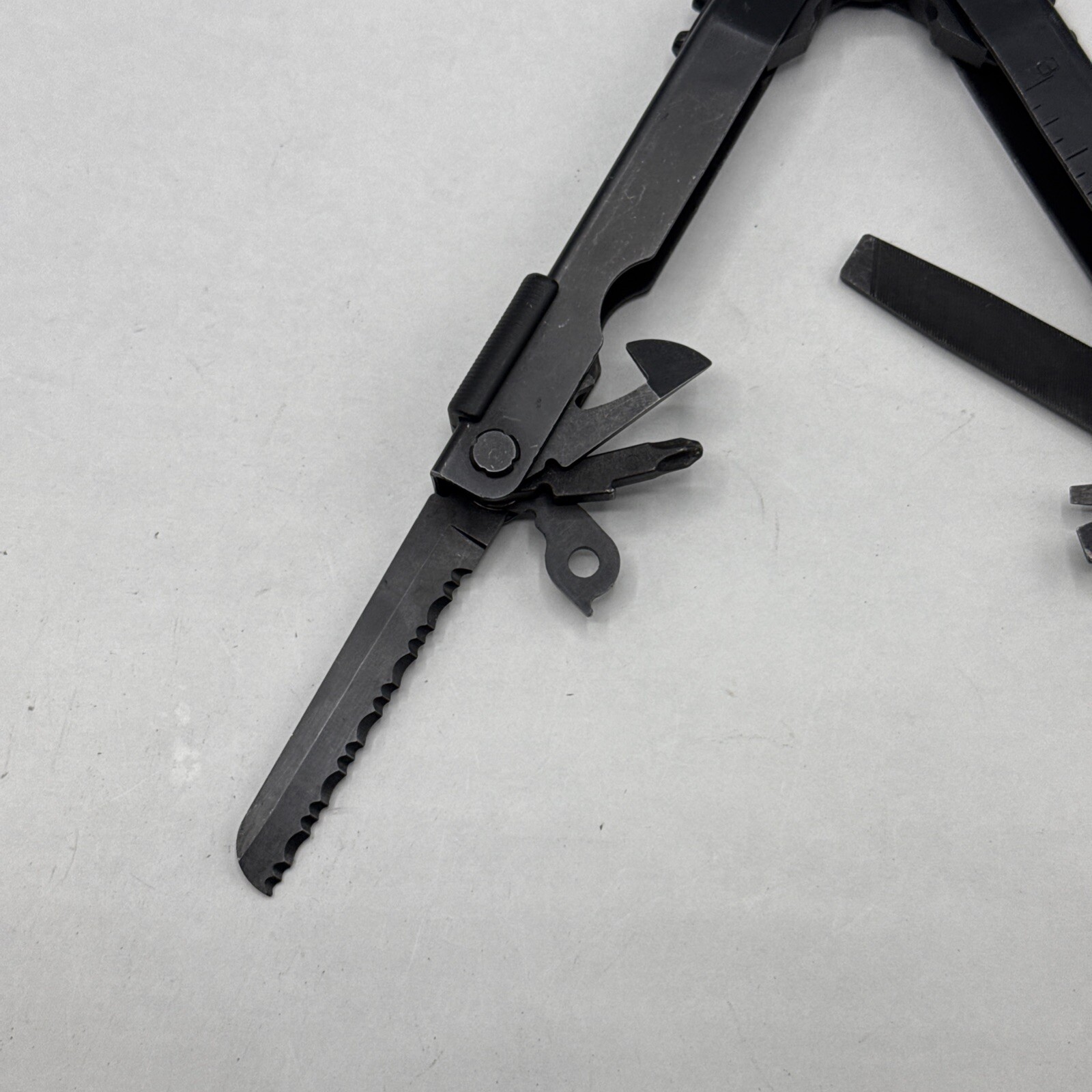 Gerber MP 600, Carbide Cutters, Needlenose – Black