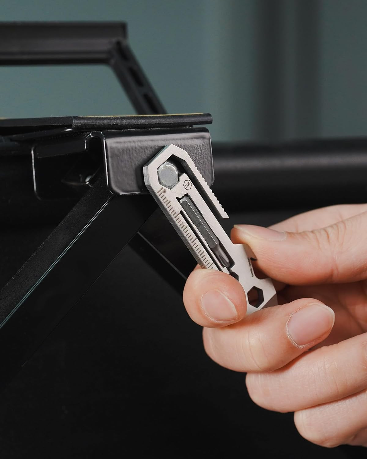 KR03 EDC Pry Bar Multitool with Flathead and Phillips Screwdriver Bottle Opener
