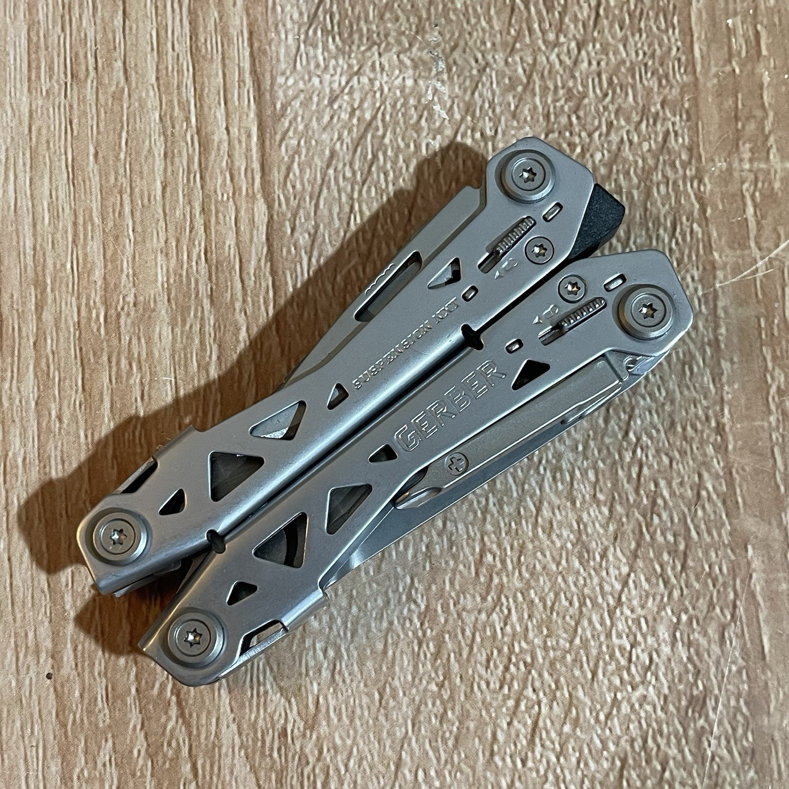 New Gerber Suspension NXT Multi Tool Pliers Knife Saw Scissors Screwdriver