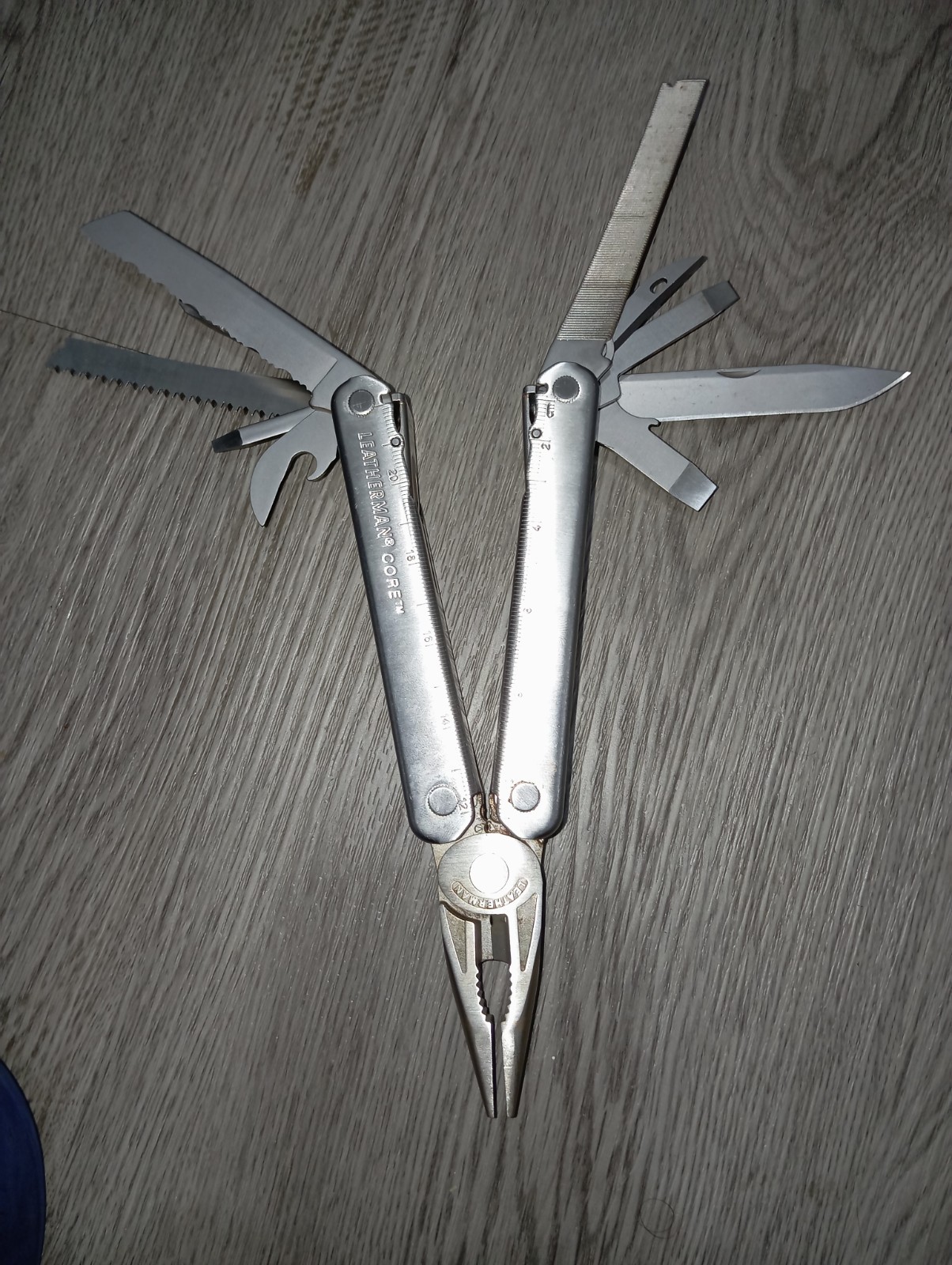 Leatherman Core Multi-Tool Knife Plier 2007 Date Code with Leather Sheath