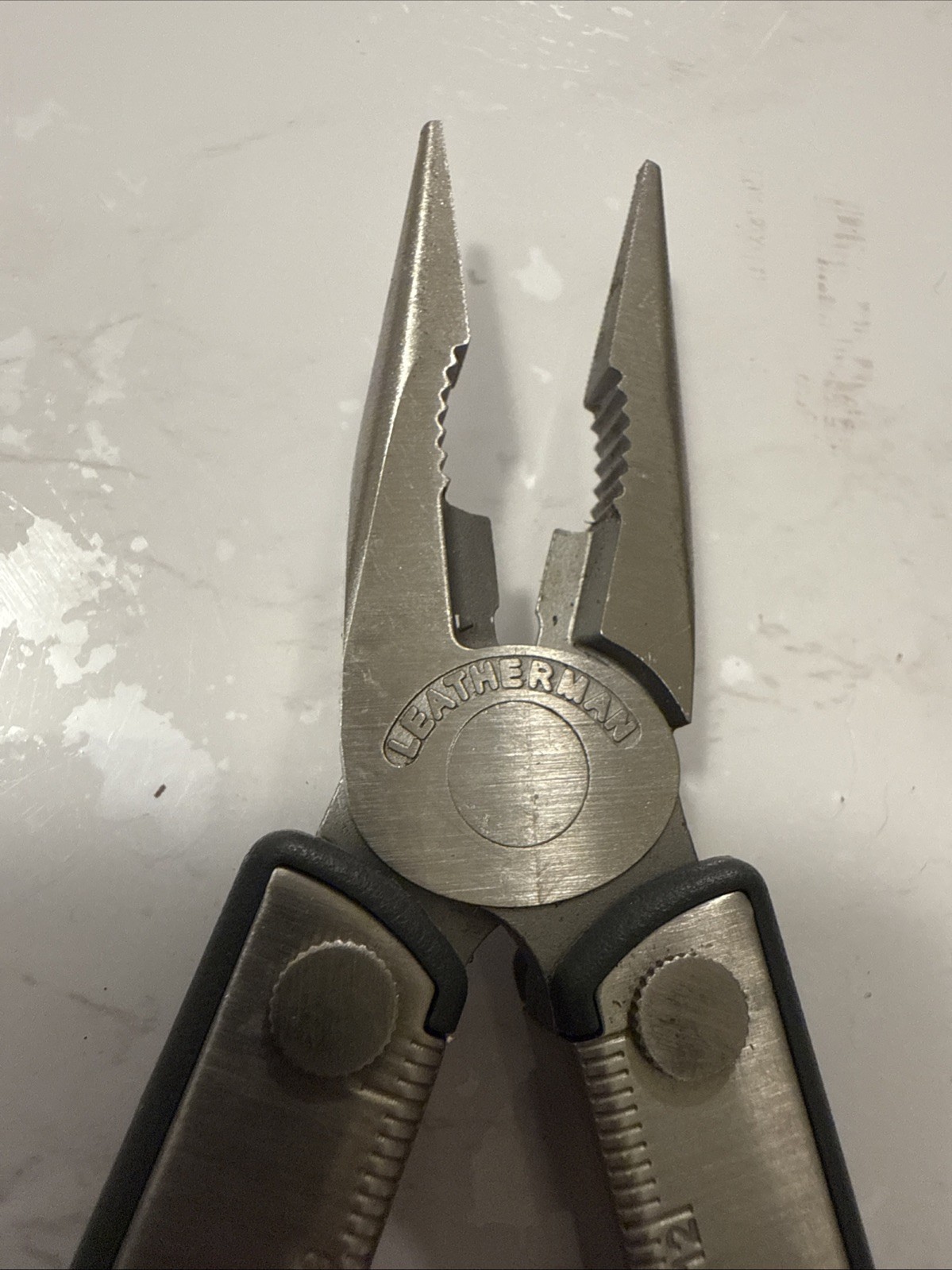 Leatherman Fuse Multi Tool Stainless USA w/ Plier and Scissors Knife w/ Sheath