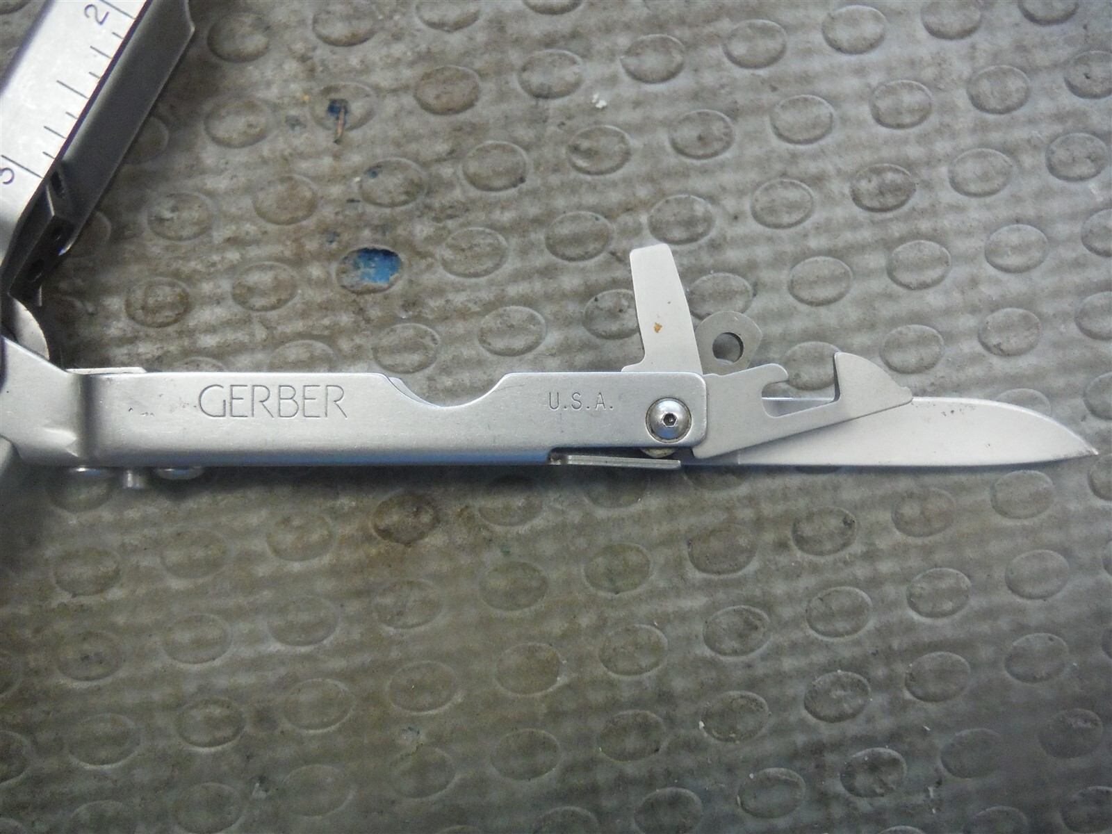 Gerber USA Stainless Steel Multi Tool Good condition light use 4-3/8 long * R211