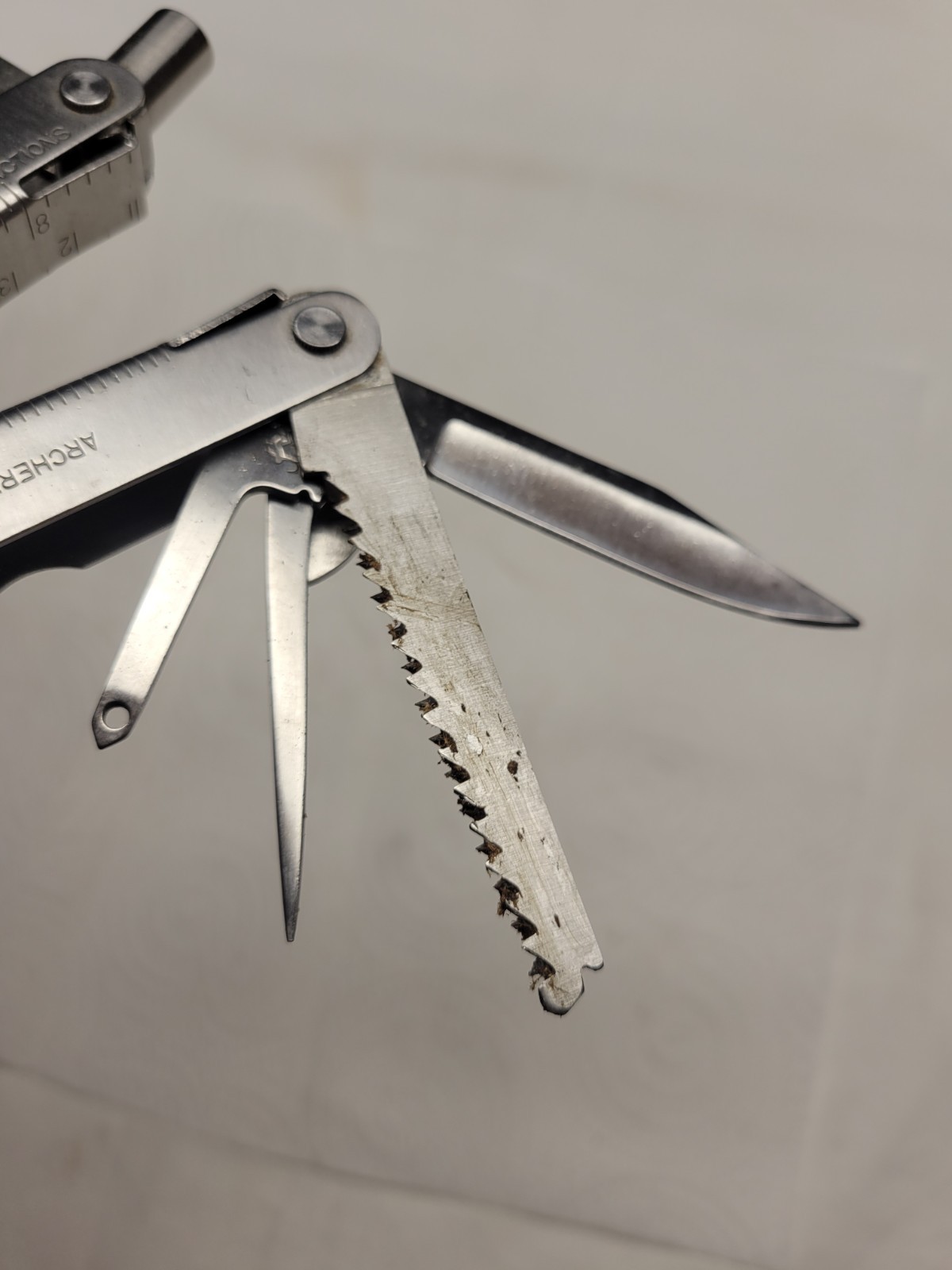 VTG 15 Function GAME TRACKER Archery Multi Tool Knife Nockset Pliers Saw EXC