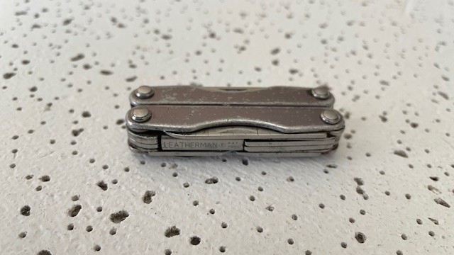 Leatherman SQUIRT S4 Silver Scissors Knife File Multi Tool – – – – –