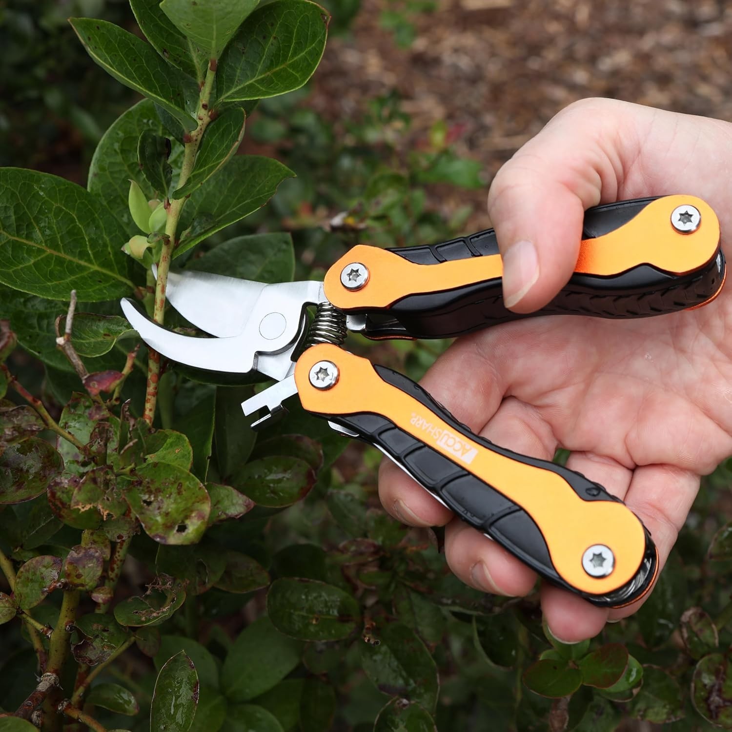 Sportsman Multitool 11 in 1 with Pruner Clippers Compact Foldable Design