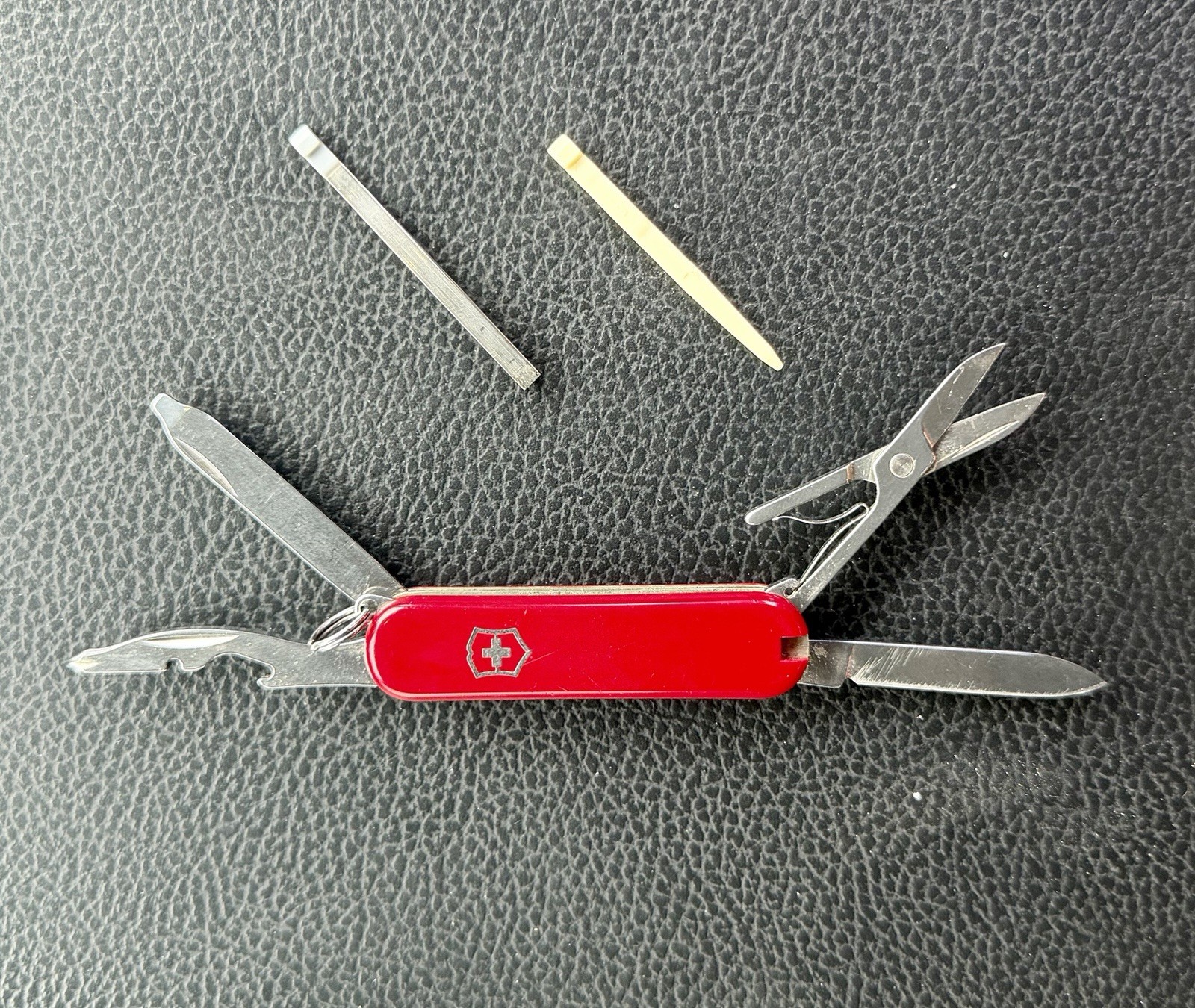 Victorinox Rambler Swiss Army Knife In Red (10 Function Multi-tool)