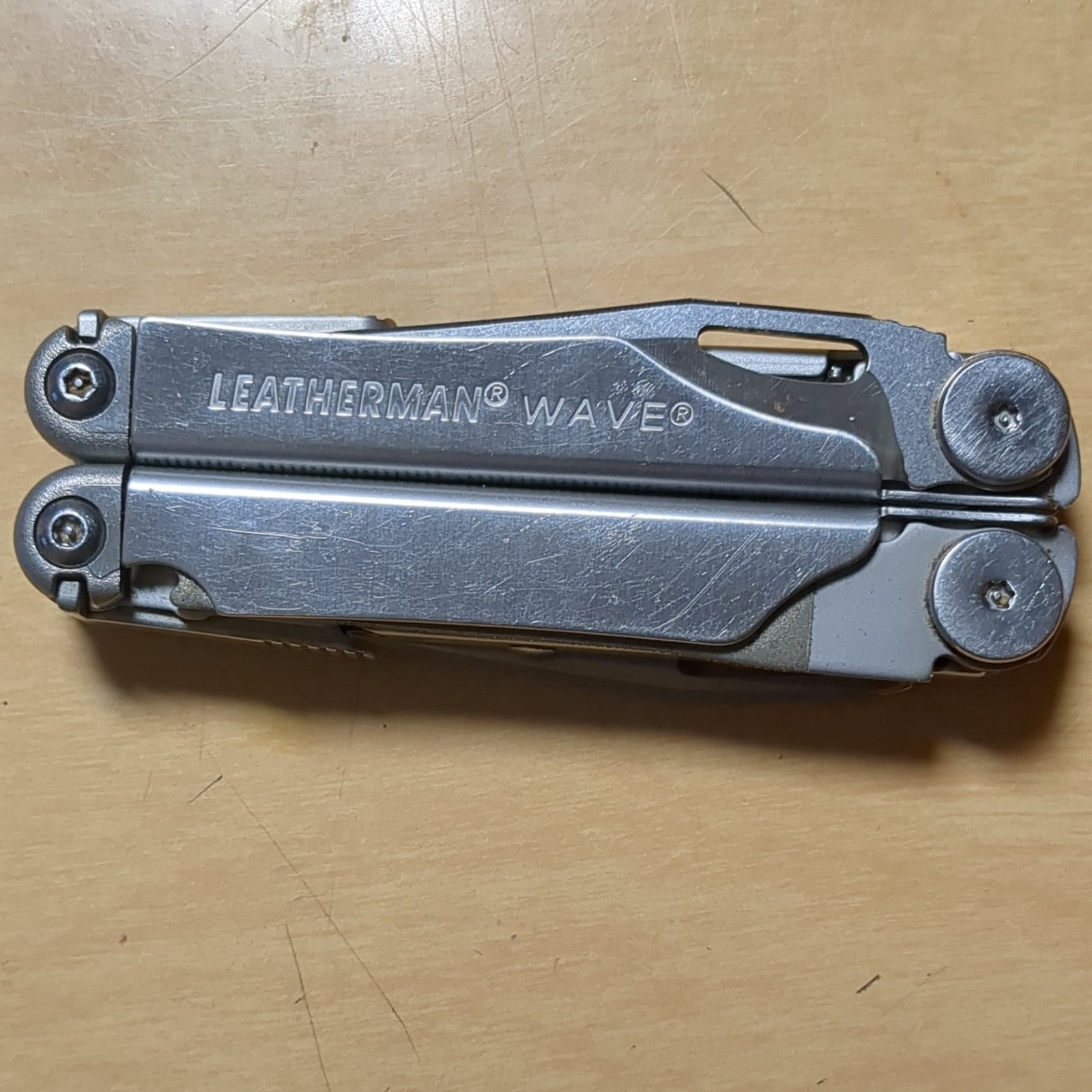 Leatherman Wave Multi-Tool Silver Stainless Steel Sheath Plier Knife Saw