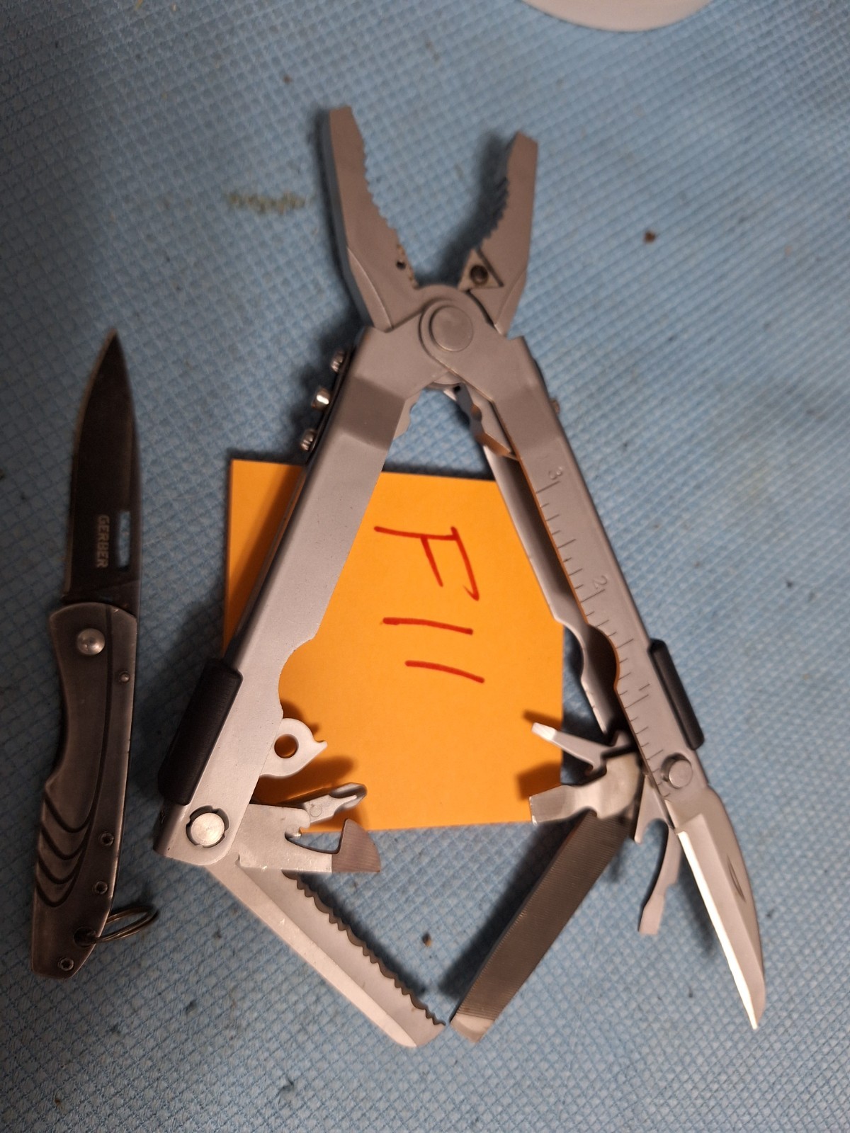 2 GERBER ITEMS BLUNT NOSE Multi Tool U.S.A. SMALL KNIFE STL Lot F11