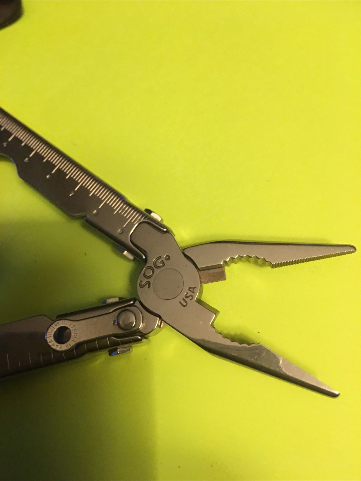 SOG USA Para Tool 10 Blades Pliers Measures Made USA Excellent Condition