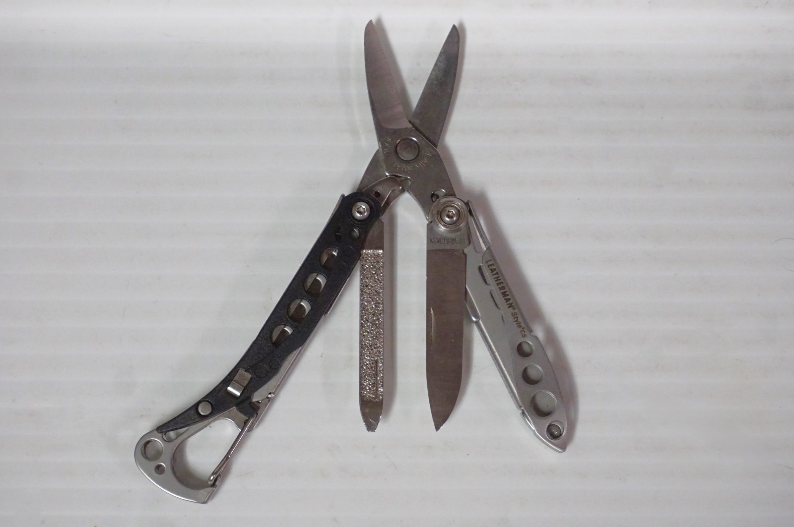 Leatherman Style CS Black Multi-Tool – Scissors, Knife, Carabiner – *Retired*