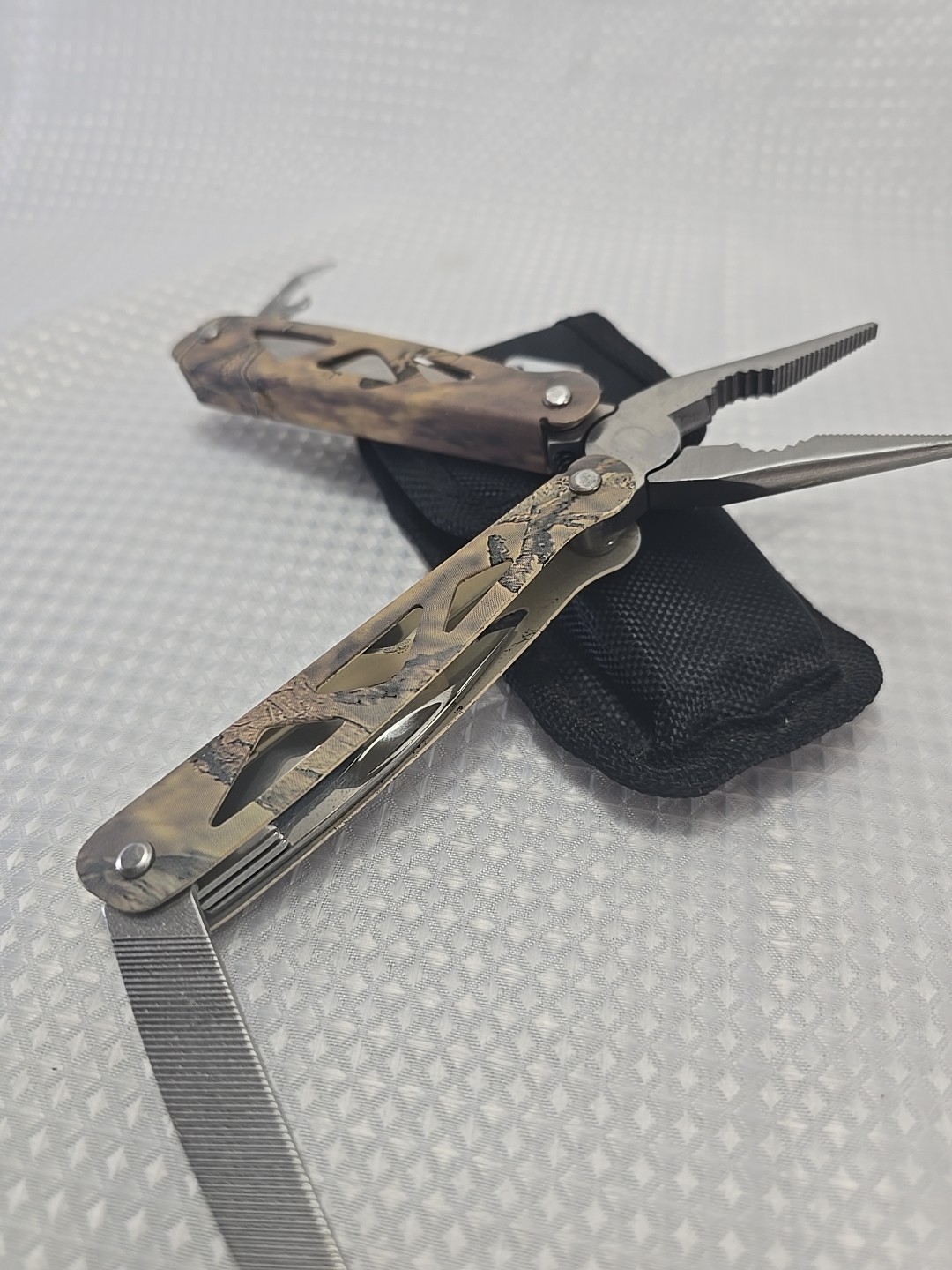 Ozark Trail Multi-Tool with Sheath Outdoor Equipment New Realtree