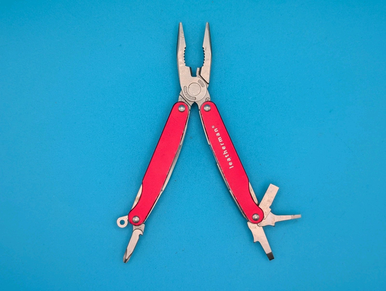 Leatherman Juice S2 Red Multi Tool! RETIRED!