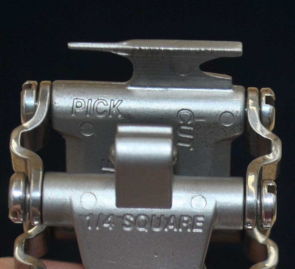 Multifunctional Stainless Steel Outdoor Survive Tool Bracelet