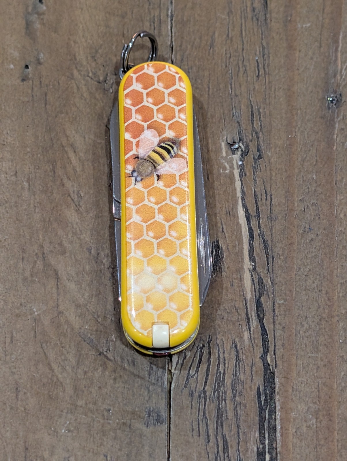 Victorinox – Honey Bee Classic SD – Swiss Army SAK – Multi-Tool – BS-123