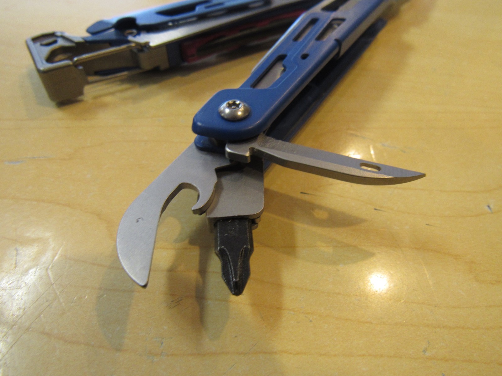 Leatherman SIGNAL Multi-Tool, 19 Tools – Blue Used But In Great Shape.