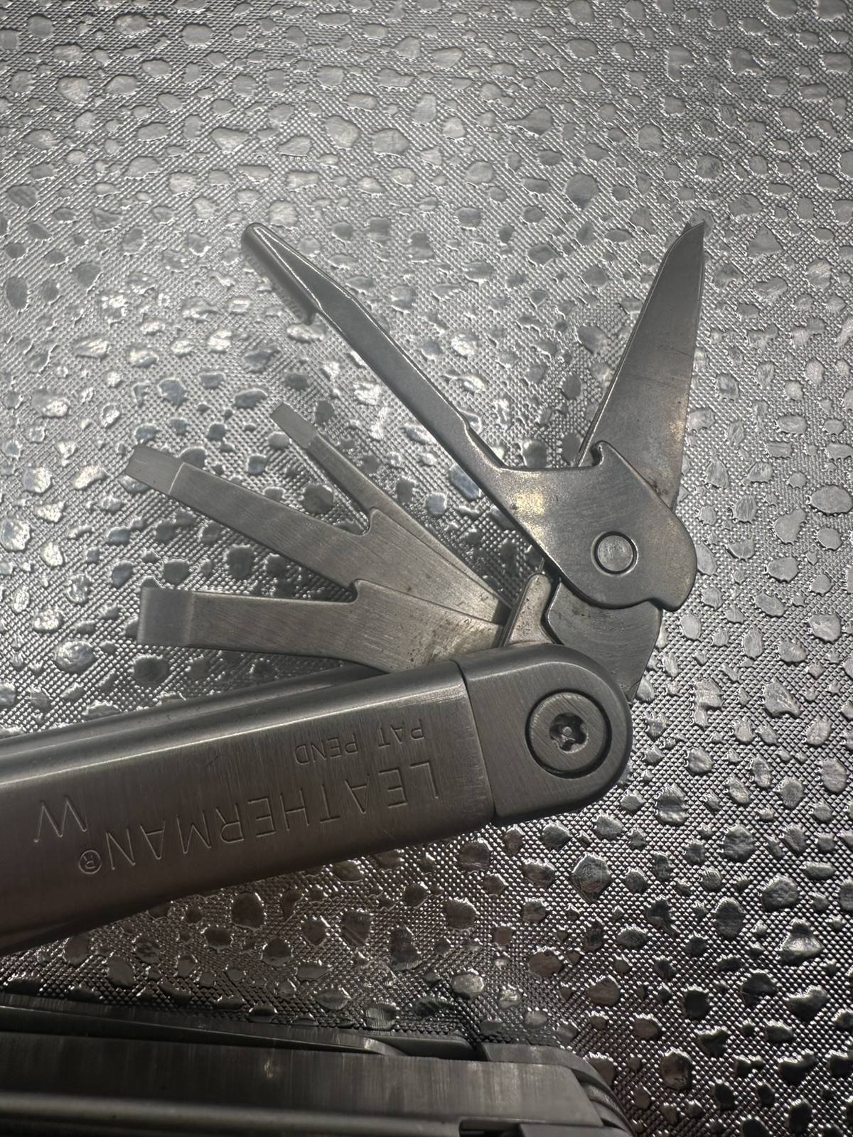 Leatherman Wave Stainless Steel Multitool with Case