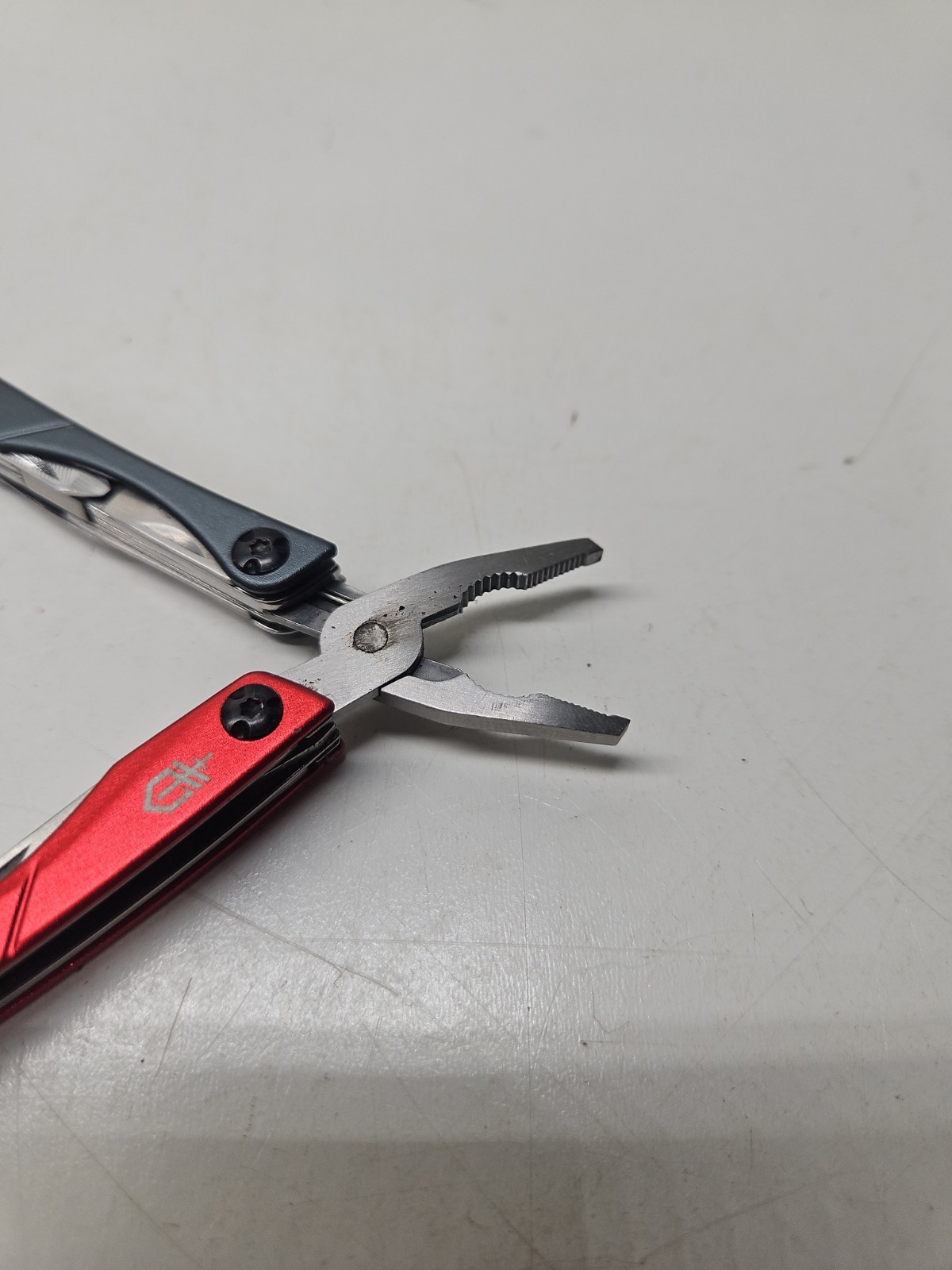 Gerber Dime Stainless Steel Multi-Tool Red Black Pliers Scissors Knife Keychain