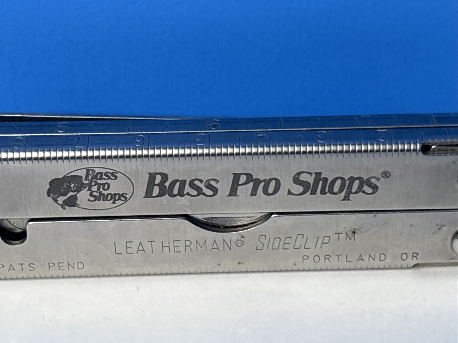 Leatherman SIDECLIP Bass Pro Shops Edition Multi-Tool PATS PEND PORTLAND OR