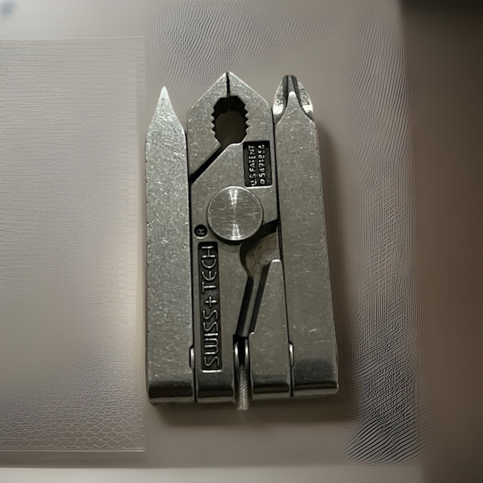 Vintage Swiss+Tech 6-in-1 Stainless Steel Multi-Tool w/ Pocket Clip Silver 4 in