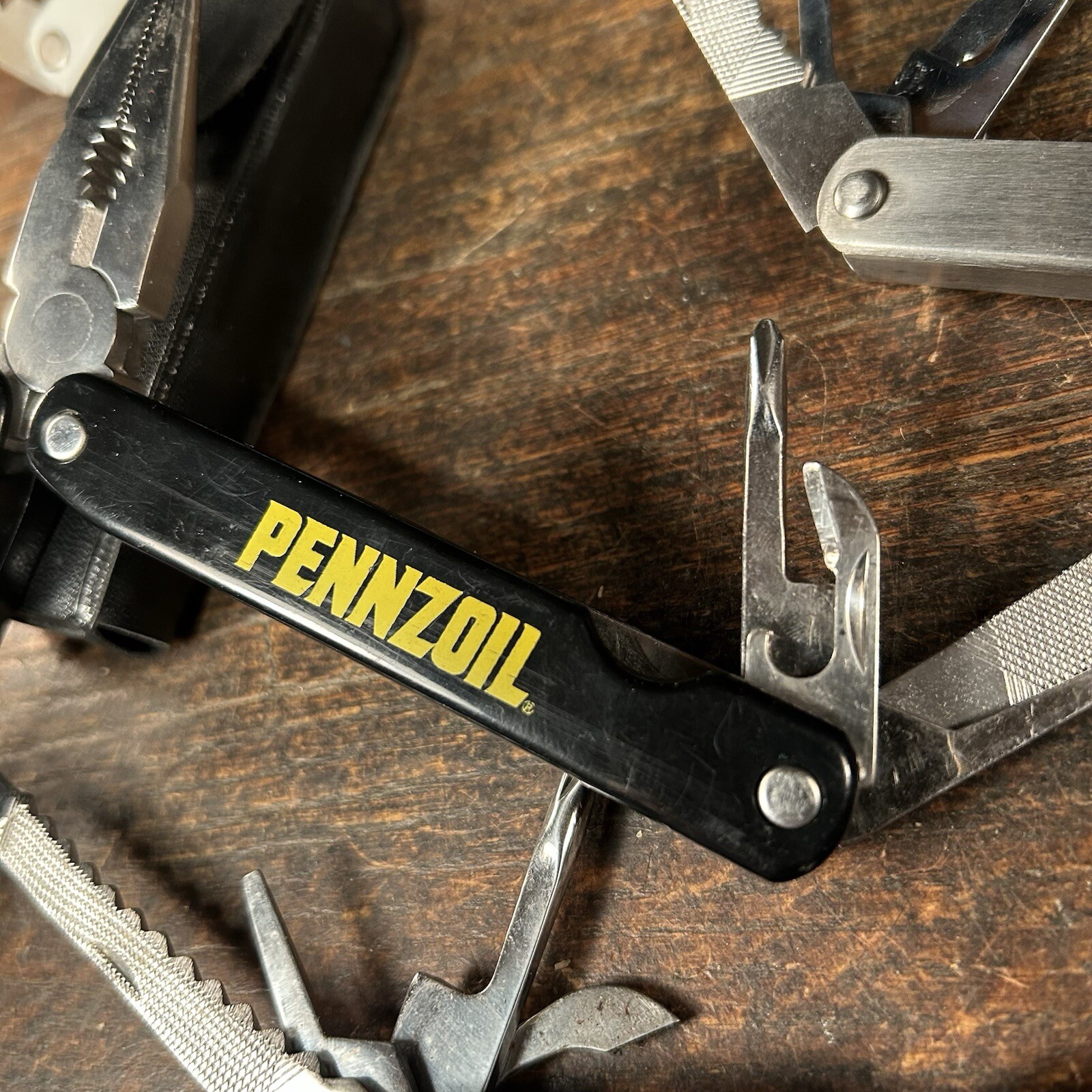 Vintage Multi Tool Lot (4) Knife Pennzoil Eagle Coleman American Camper