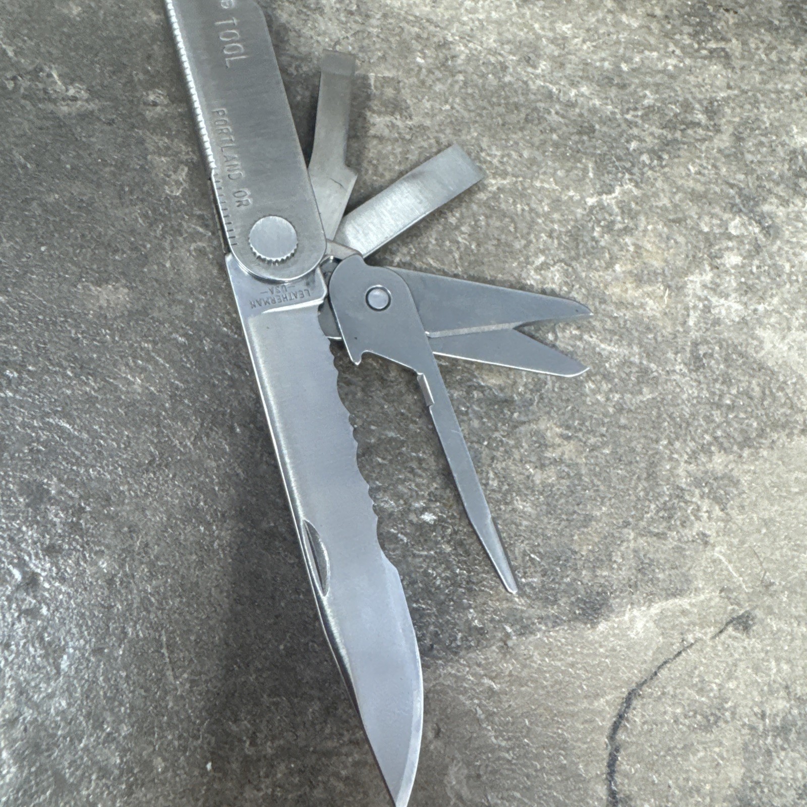 Vintage 1998 Leatherman PST II Multi Tool Scissors Diamond File Serrated Sheath