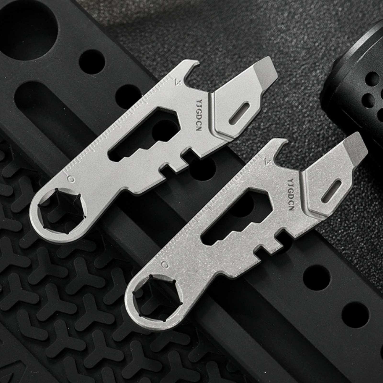 Titanium Alloy EDC Multi-Tool Pry Bar Bottle Opener Wrench Outdoor Gear Portable