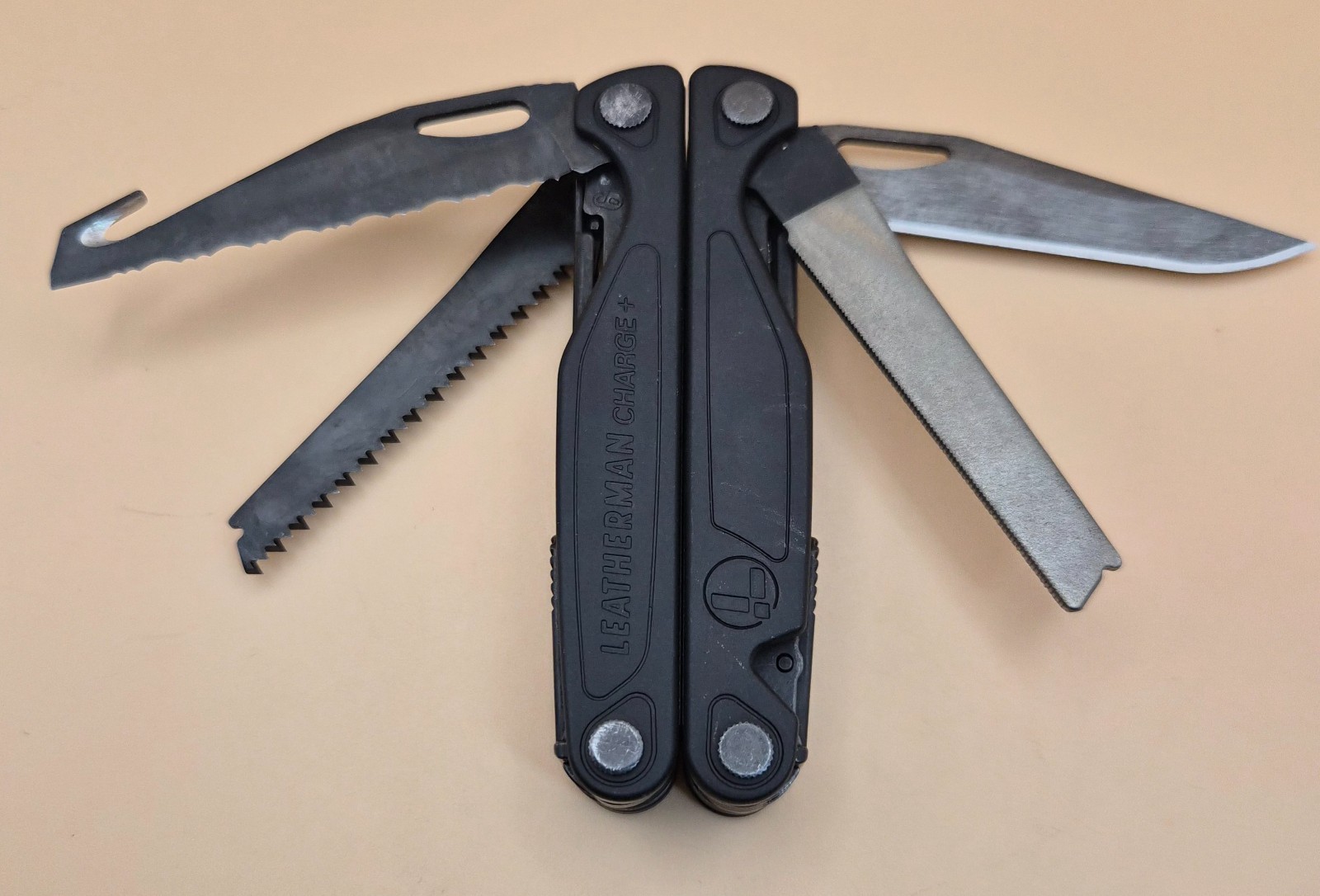 Leatherman RETIRED CHARGE Multitool – Black Good Condition (006) (Date: 09/23)