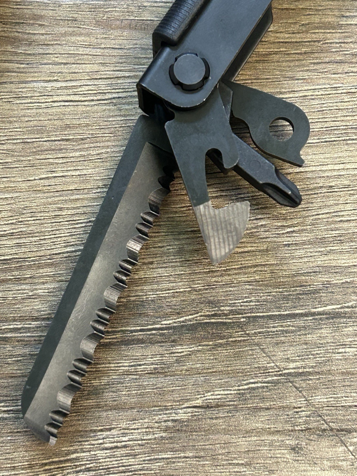 Gerber MP600 Black Oxide Multi-Tool With Sheath Carrying Case