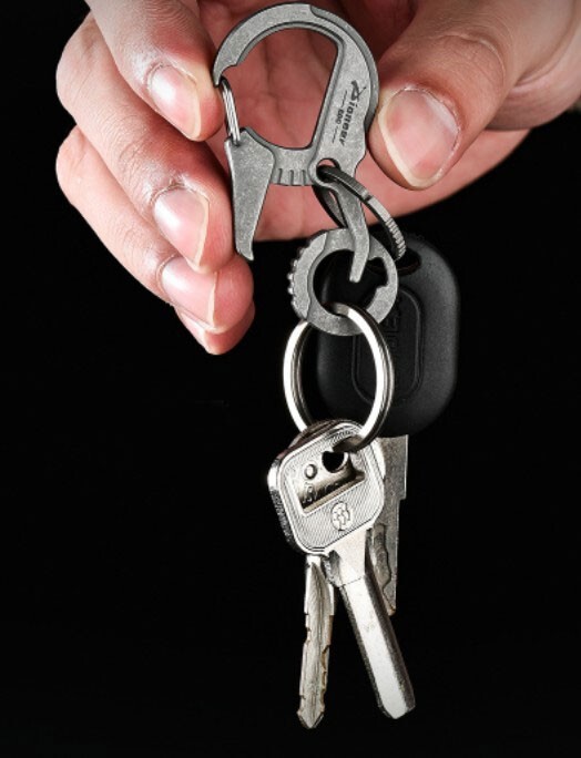 EDC Titanium Alloy Multi tools Personalize Keychain Bottle Opener Outdoor Buckle