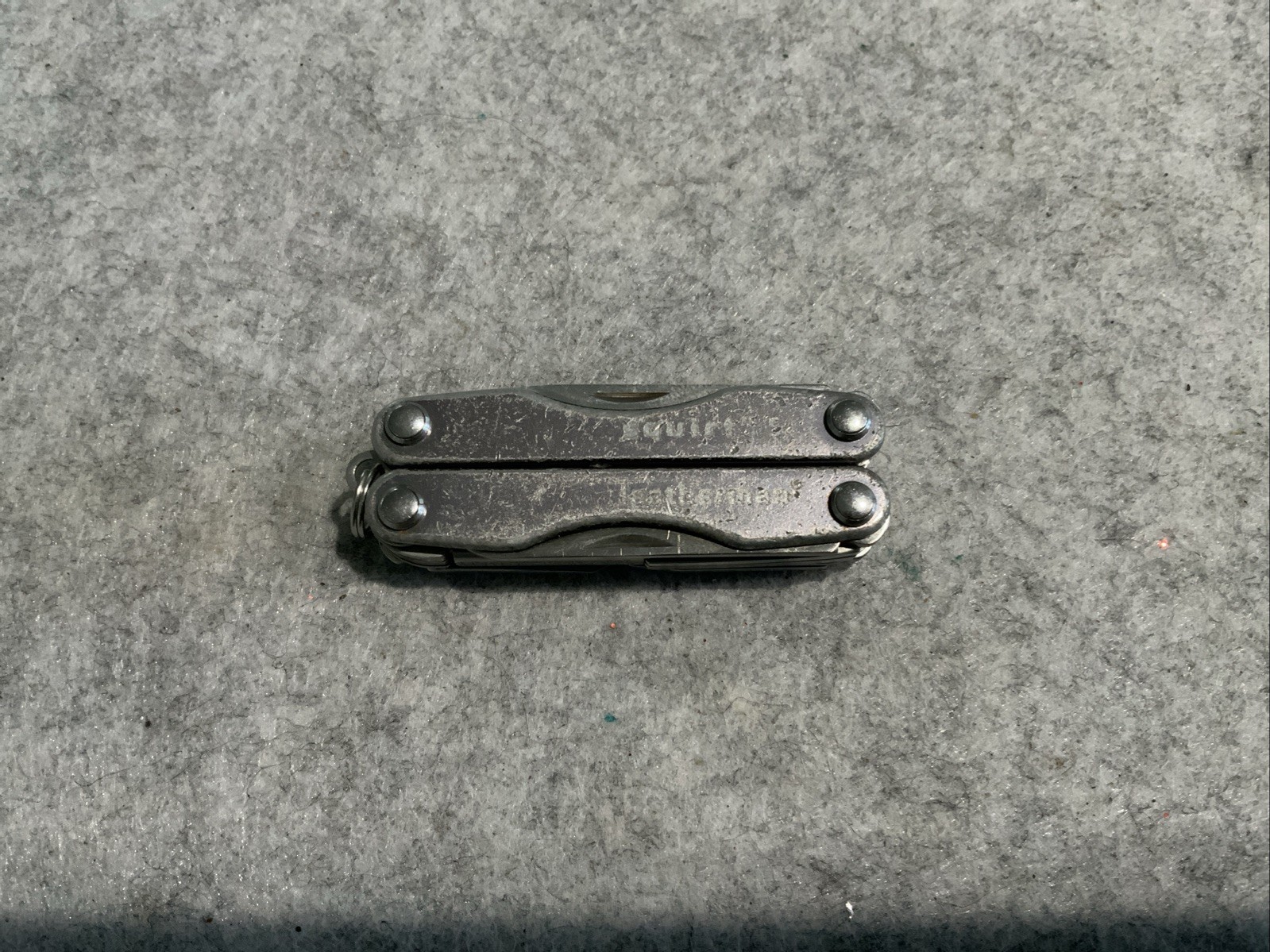 Leatherman Squirt S4 Gray Knife Scissors File Wear On Handles