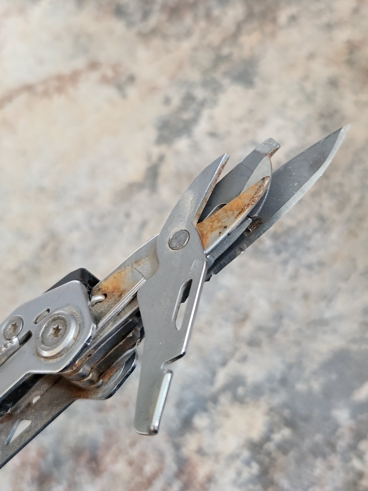 Gerber Suspension NXT 15-in-1 Pocket Multi-Tool Knife Pliers Screwdriver Cutters