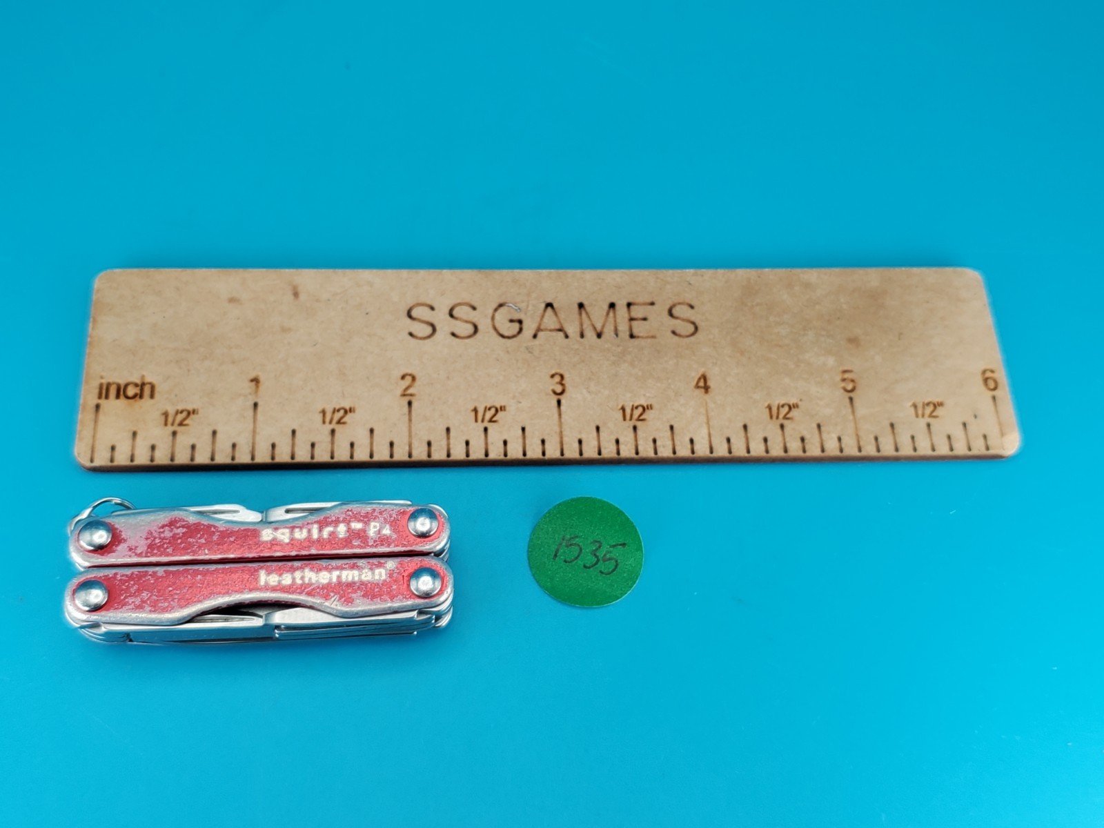 Leatherman Squirt P4 Multi-Tool, Key Ring, Retired, RED!