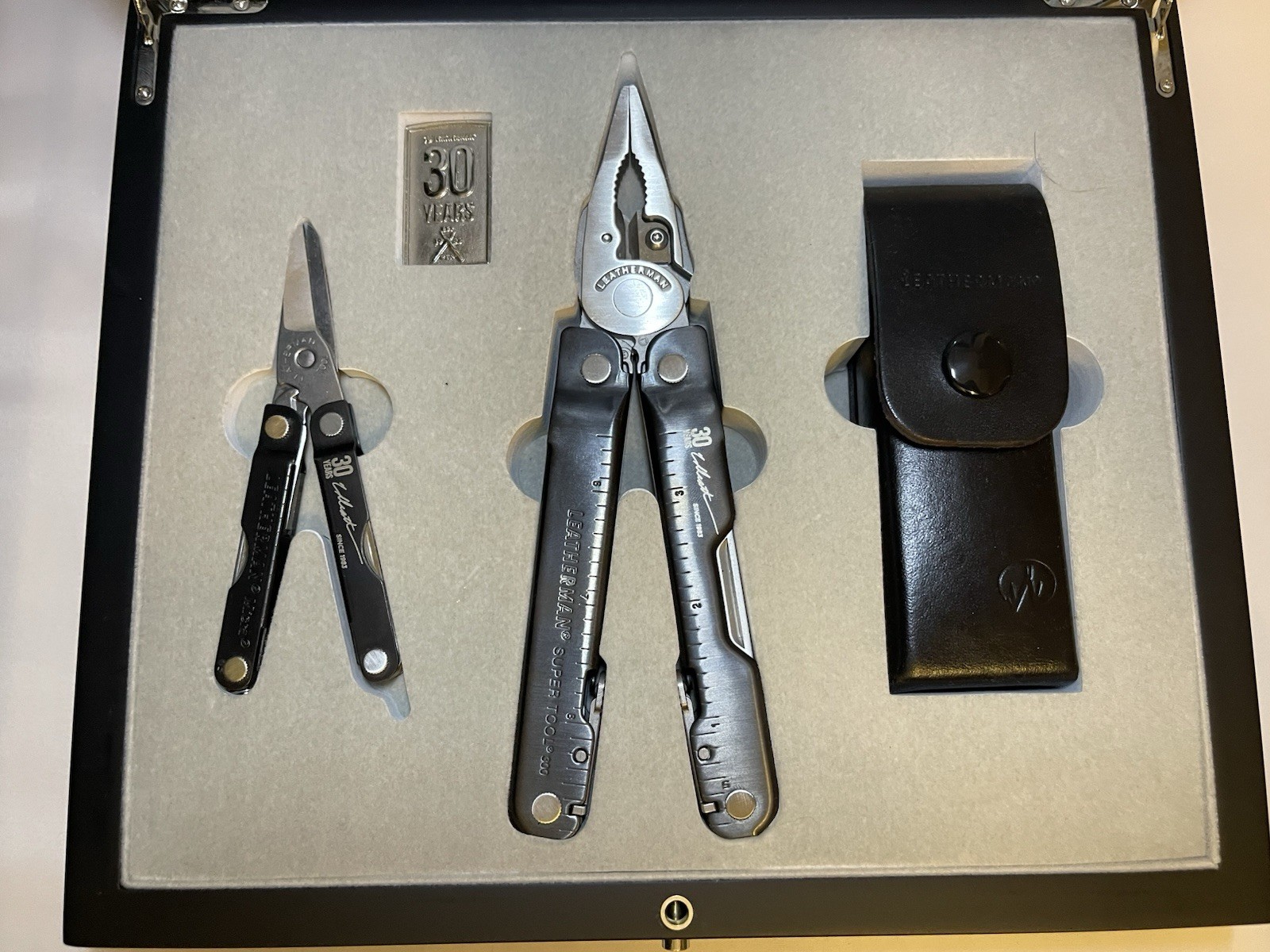 LM141 Leatherman 30th Anniversary Super Tool 300 + Micra In Display Box