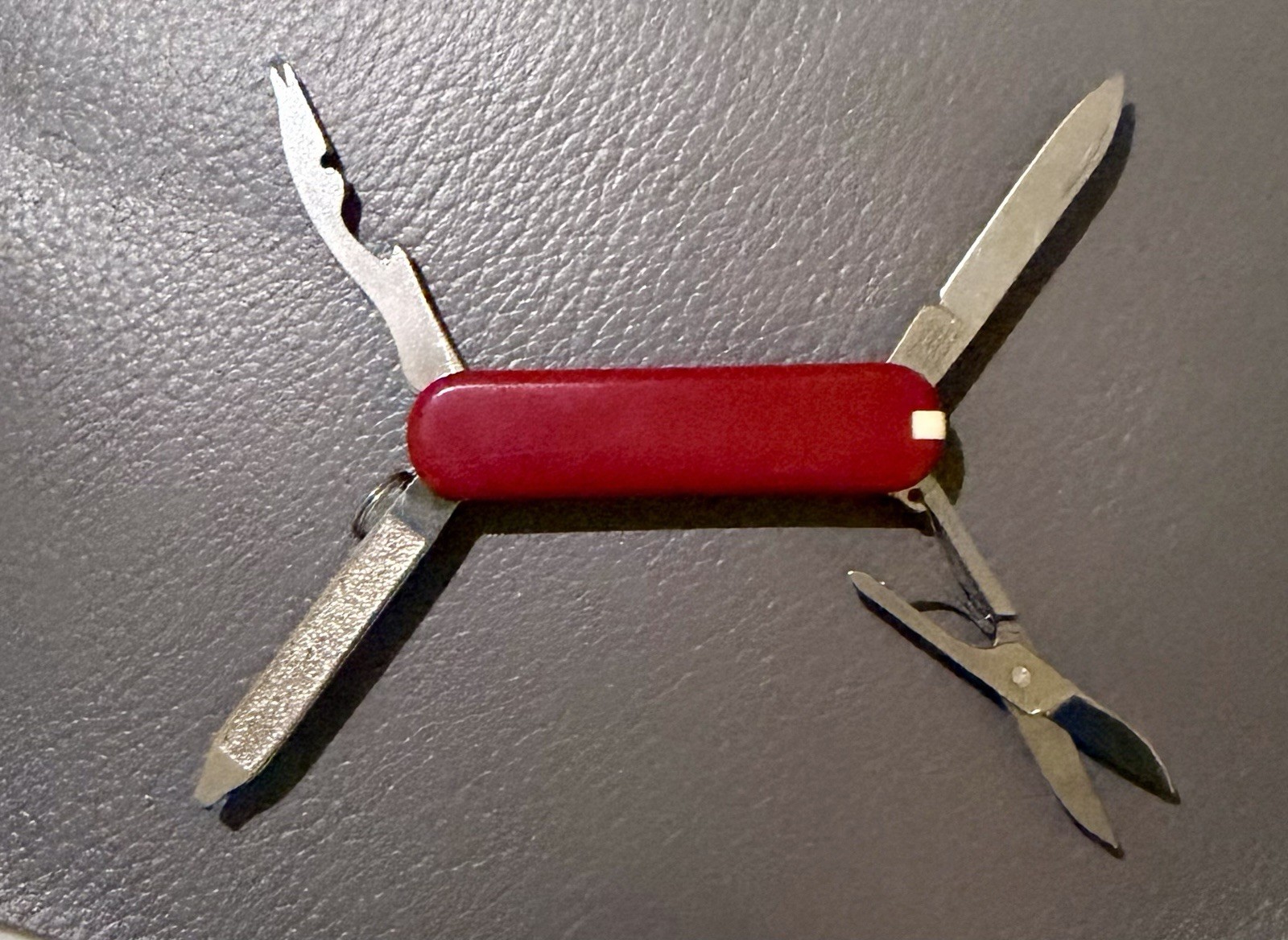 Victorinox Rambler Swiss Army Knife In Red (10 Function Multi-tool)