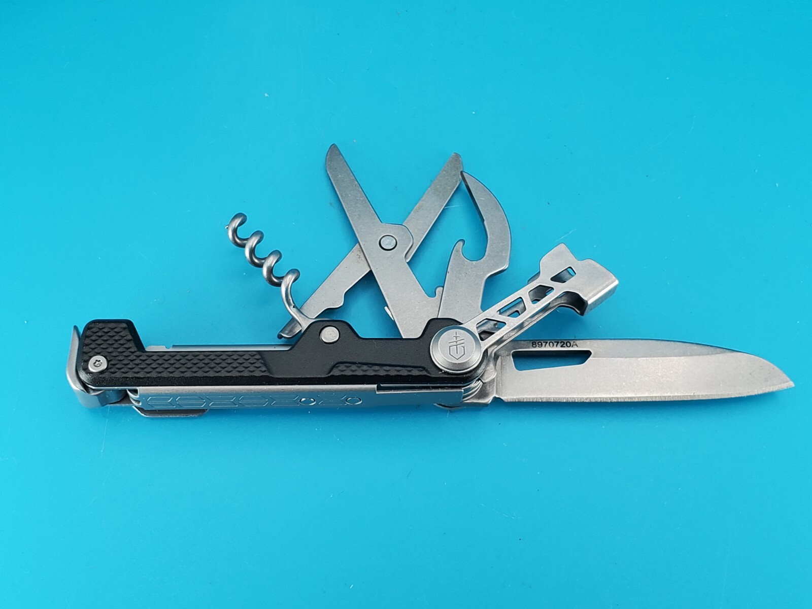 Gerber Armbar Drive Multi-Tool, Knife, Corkscrew, Scissors! NEW!