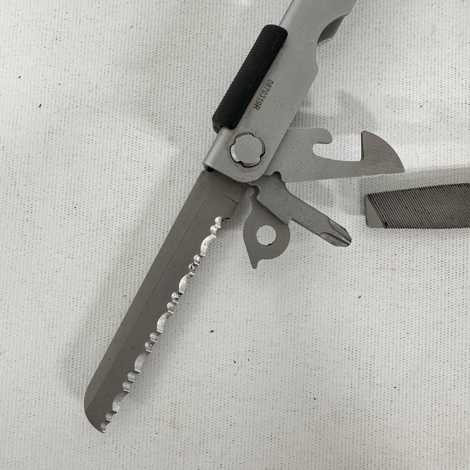 Gerber Tools Stainless Steel Needle Nose Multiplier Multi-Tool w/ Cutter MP600