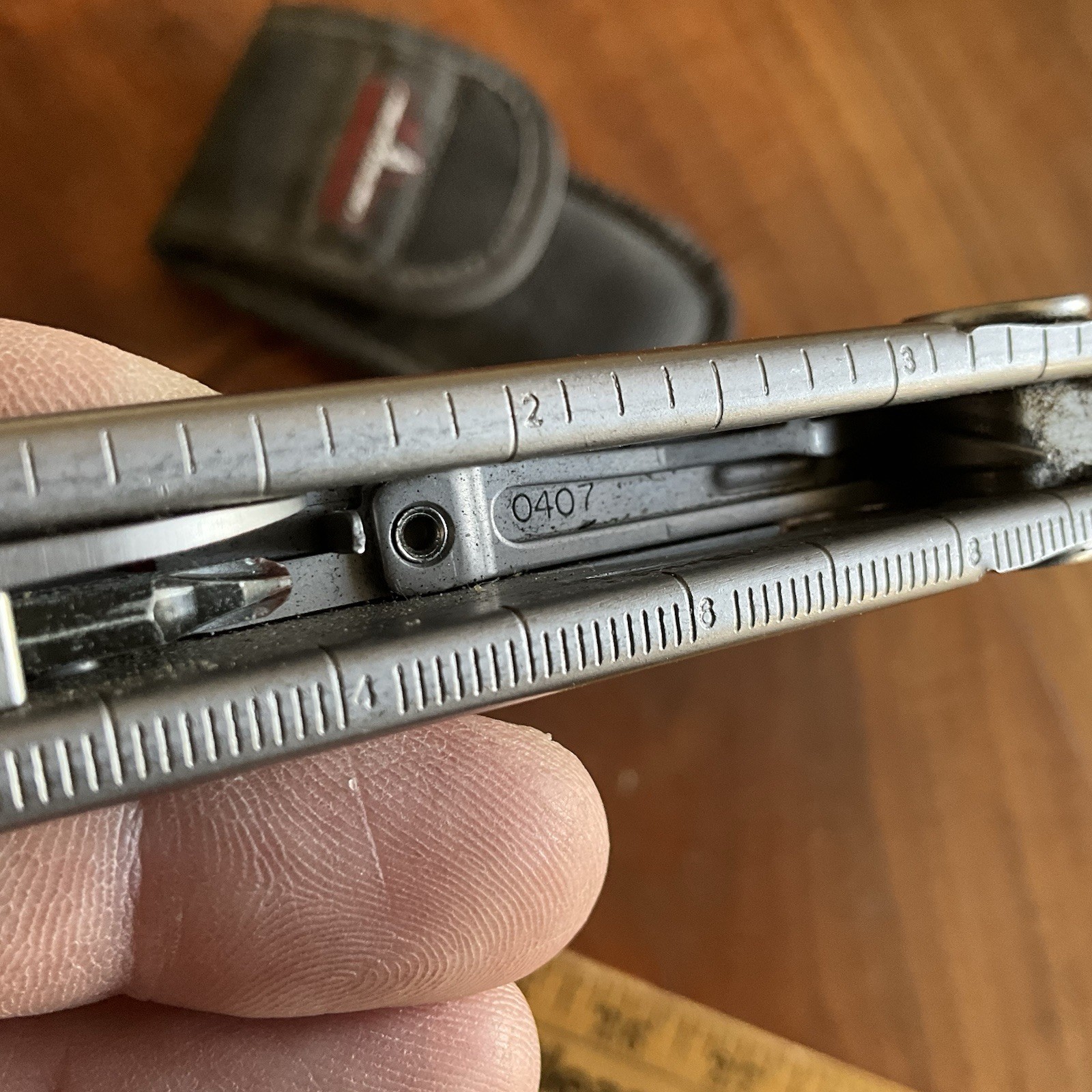 Leatherman WAVE Multi-Tool Date Code 0407 (Apr 2007) with Sheath