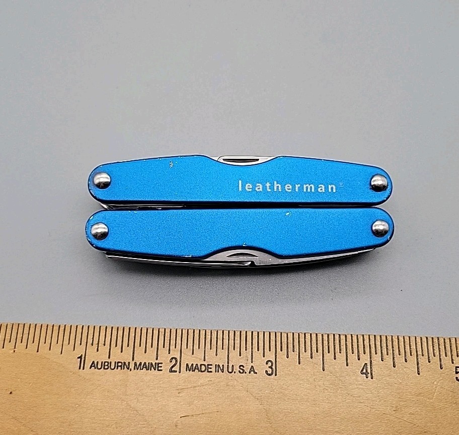 Leatherman JUICE CS4 Multi-Tool – Dated 1102 – Blue – Discontinued